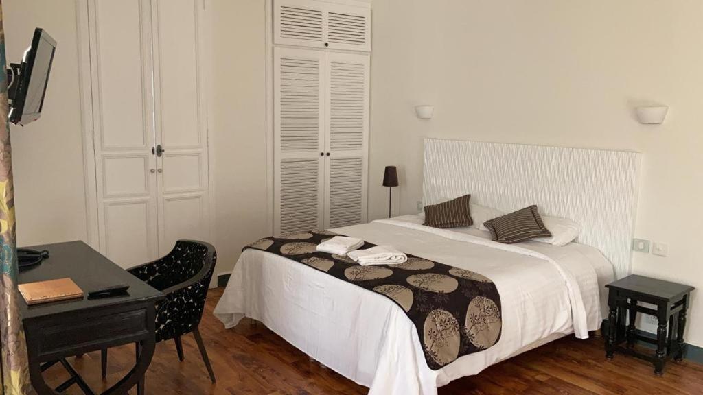 Villa Angelique - Hotel Classe Monument Historique Saint-Denis Eksteriør bilde